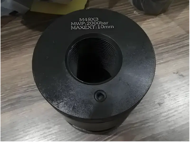 Tryc yn Gollwng Olew? 